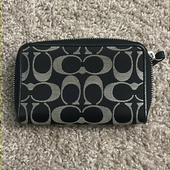 Coach wallet, wristlet - Picture 2 of 16